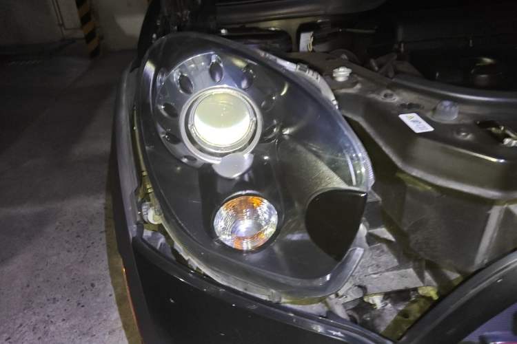 Used MINI JCM COUNTRYMAN 2014 1.6T JOHN COOPER WORKS ALL4 Right Front Headlight