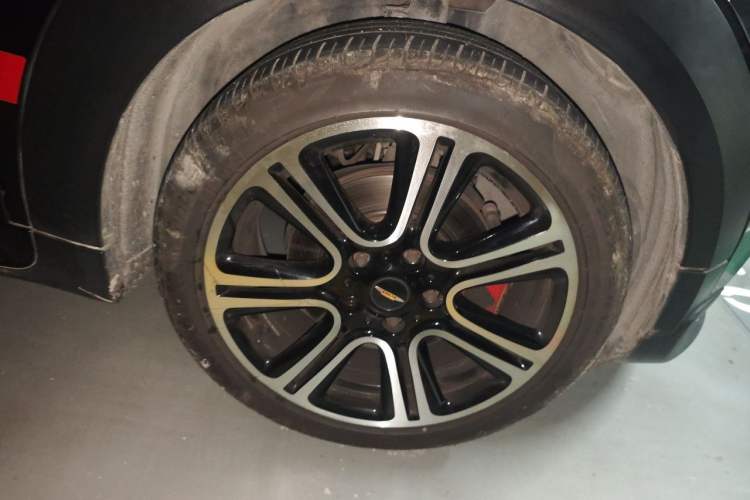 Used MINI JCM COUNTRYMAN 2014 1.6T JOHN COOPER WORKS ALL4 Right Front Wheel Hub