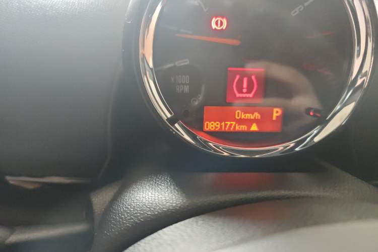 Used MINI JCM COUNTRYMAN 2014 1.6T JOHN COOPER WORKS ALL4 Odometer Close Up
