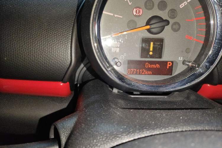 Used MINI JCM COUNTRYMAN 2014 1.6T JOHN COOPER WORKS ALL4 Odometer Close Up