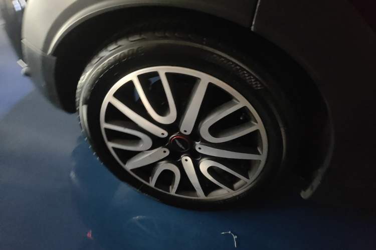 Used MINI JCM COUNTRYMAN 2017 2.0T JOHN COOPER WORKS Right Rear Wheel Hub