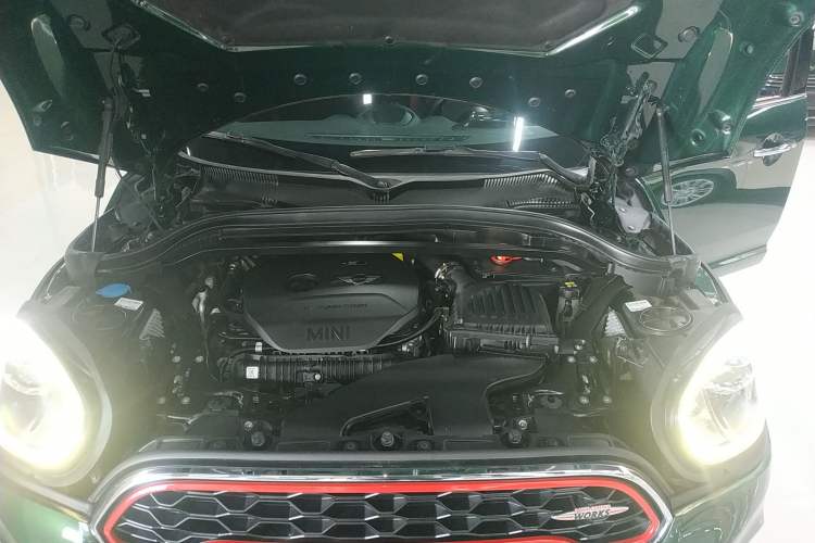 Used MINI JCM COUNTRYMAN 2017 2.0T JOHN COOPER WORKS Traveler Engine Bay