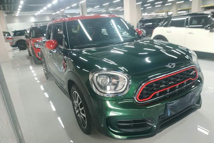 Used MINI JCM COUNTRYMAN 2017 2.0T JOHN COOPER WORKS Traveler Front Right 45 Deg