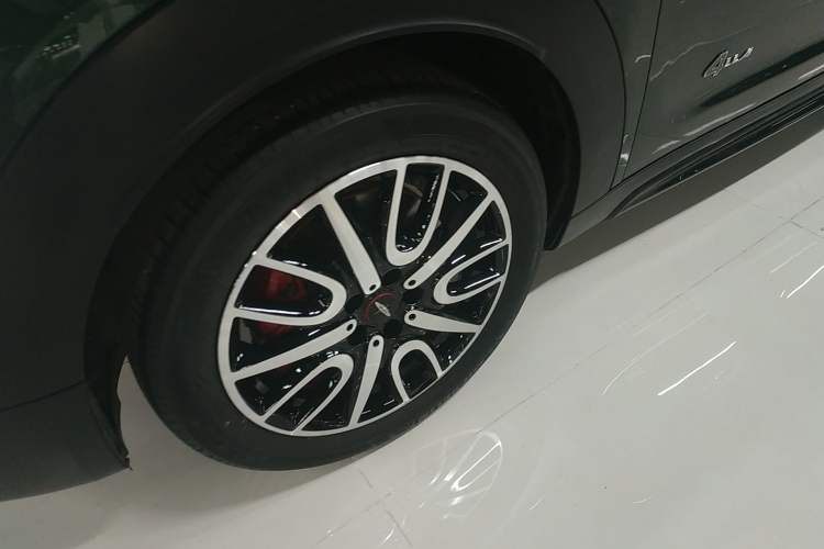 Used MINI JCM COUNTRYMAN 2017 2.0T JOHN COOPER WORKS Traveler Left Front Wheel Hub