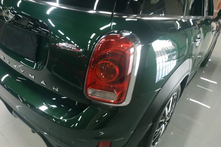 Used MINI JCM COUNTRYMAN 2017 2.0T JOHN COOPER WORKS Traveler Right Rear Taillight