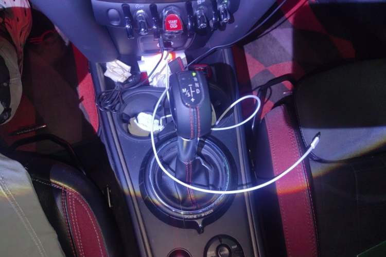Used MINI JCM COUNTRYMAN 2017 2.0T JOHN COOPER WORKS Traveler Gear Lever