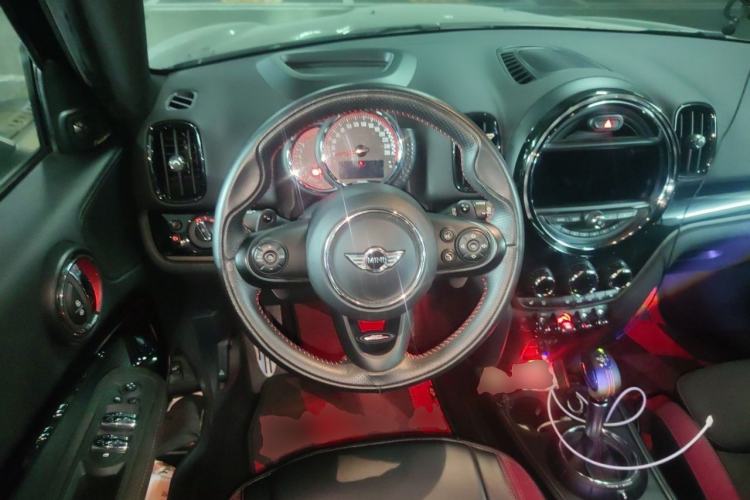 Used MINI JCM COUNTRYMAN 2017 2.0T JOHN COOPER WORKS Traveler Steering Wheel