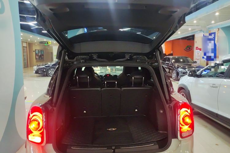 Used MINI JCM COUNTRYMAN 2017 2.0T JOHN COOPER WORKS Traveler Trunk