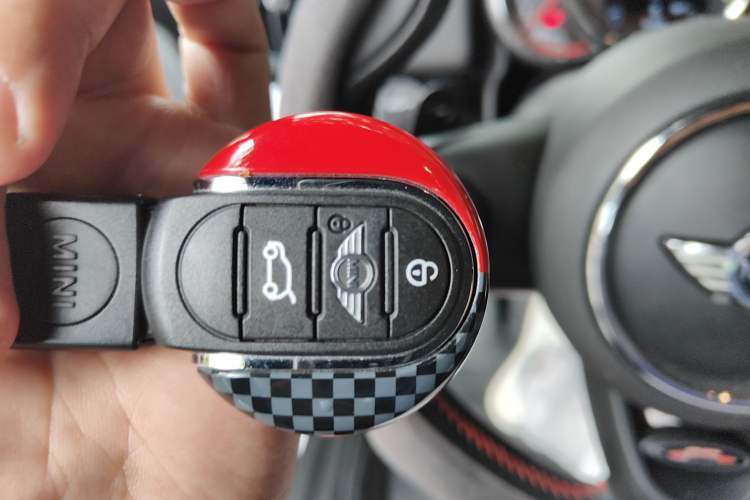 Used MINI JCM COUNTRYMAN 2017 2.0T JOHN COOPER WORKS Traveler Vehicle Key