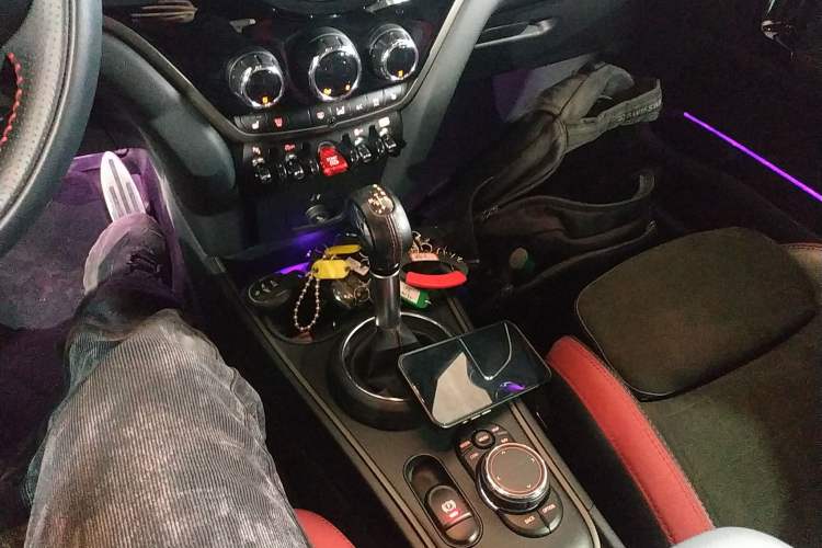 Used MINI JCM COUNTRYMAN 2018 2.0T JOHN COOPER WORKS ALL-IN Gear Lever