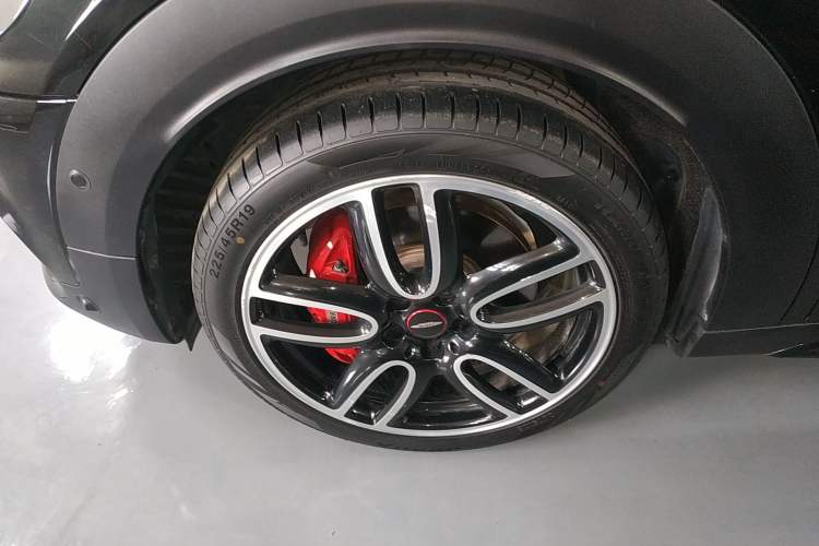 Used MINI JCM COUNTRYMAN 2018 2.0T JOHN COOPER WORKS ALL-IN Left Front Wheel Hub