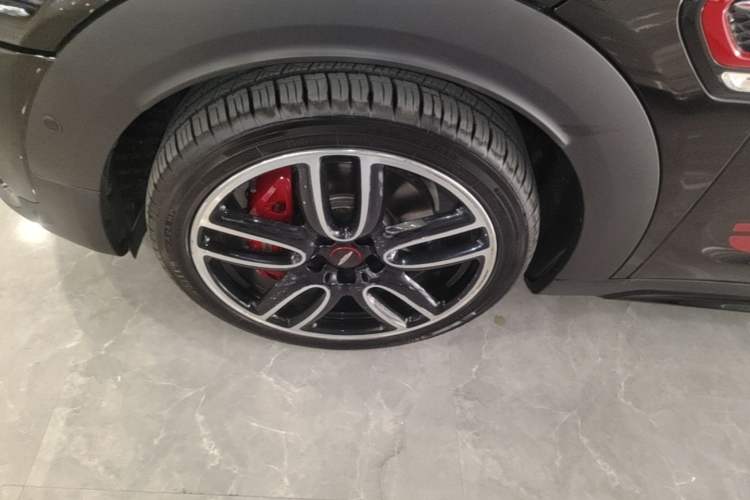 Used MINI JCM COUNTRYMAN 2018 2.0T JOHN COOPER WORKS ALL-IN Left Front Wheel Hub