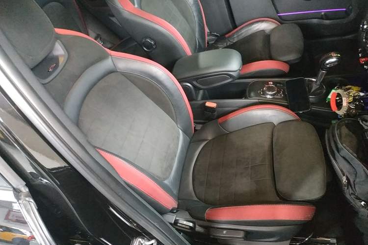 Used MINI JCM COUNTRYMAN 2018 2.0T JOHN COOPER WORKS ALL-IN Right Front Seat