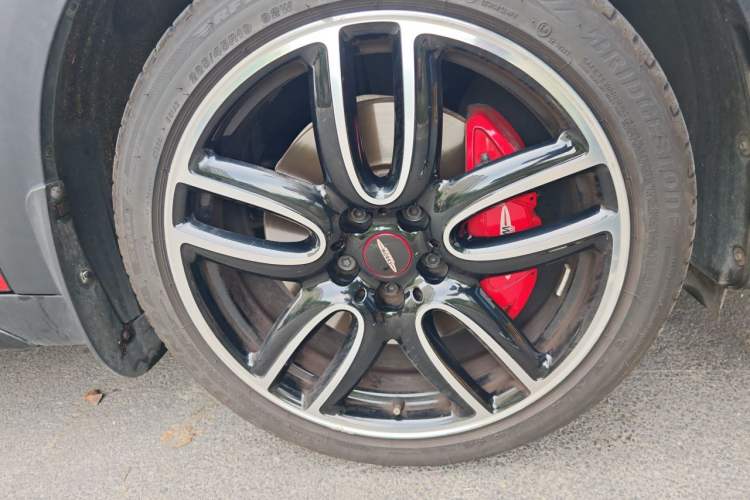 Used MINI JCM COUNTRYMAN 2018 2.0T JOHN COOPER WORKS ALL-IN Right Front Wheel Hub
