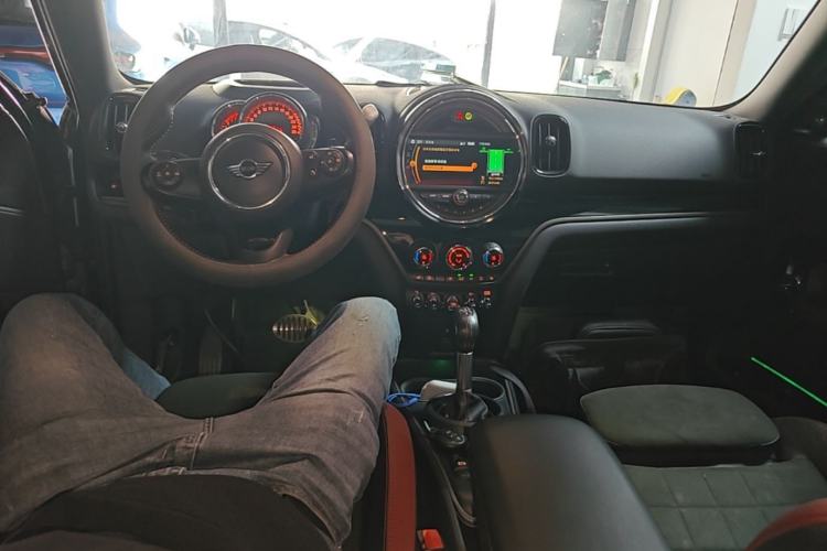 Used MINI JCM COUNTRYMAN 2018 2.0T JOHN COOPER WORKS ALL-IN Center Console