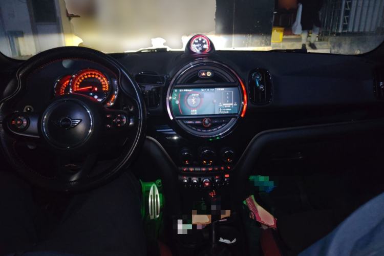 Used MINI JCM COUNTRYMAN 2018 2.0T JOHN COOPER WORKS ALL-IN Center Console