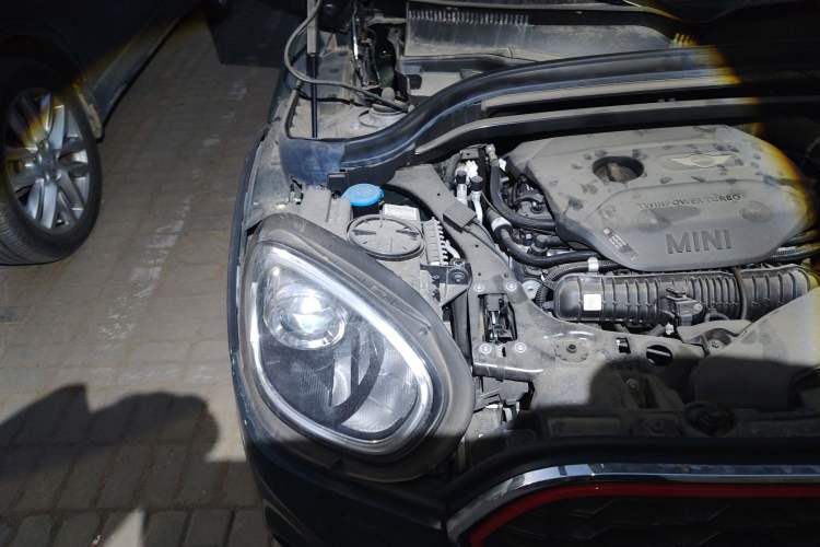 Used MINI JCM COUNTRYMAN 2018 2.0T JOHN COOPER WORKS ALL-IN Engine Bay Right