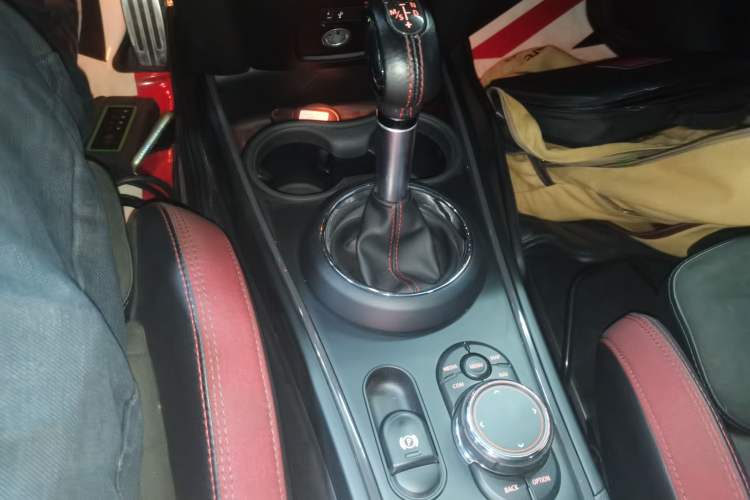 Used MINI JCM COUNTRYMAN 2018 2.0T JOHN COOPER WORKS ALL-IN Gear Lever