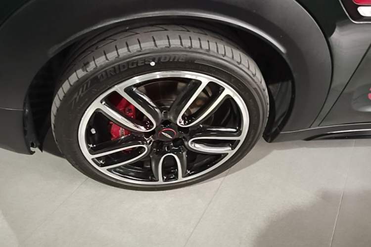 Used MINI JCM COUNTRYMAN 2018 2.0T JOHN COOPER WORKS ALL-IN Left Front Wheel Hub