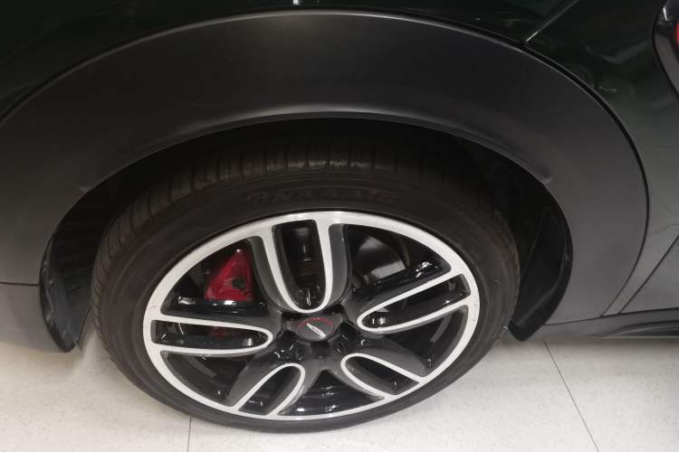 Used MINI JCM COUNTRYMAN 2018 2.0T JOHN COOPER WORKS ALL-IN Left Front Wheel Hub