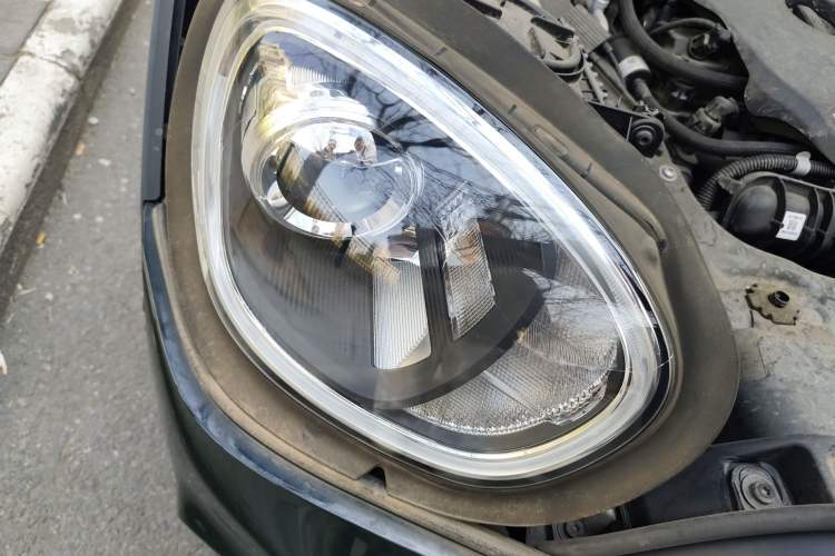 Used MINI JCM COUNTRYMAN 2018 2.0T JOHN COOPER WORKS ALL-IN Right Front Headlight