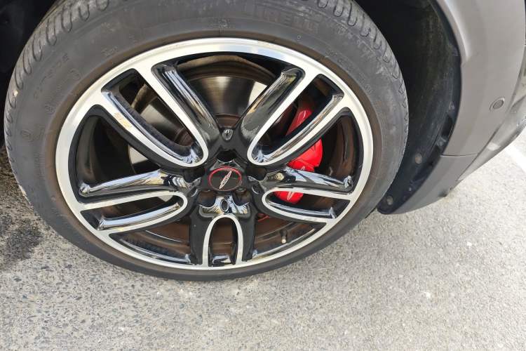Used MINI JCM COUNTRYMAN 2018 2.0T JOHN COOPER WORKS ALL-IN Right Front Wheel Hub