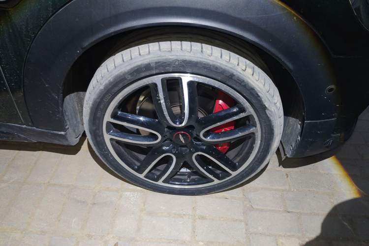 Used MINI JCM COUNTRYMAN 2018 2.0T JOHN COOPER WORKS ALL-IN Right Front Wheel Hub