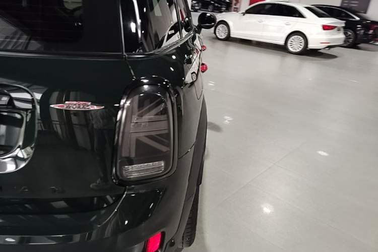 Used MINI JCM COUNTRYMAN 2018 2.0T JOHN COOPER WORKS ALL-IN Right Rear Taillight
