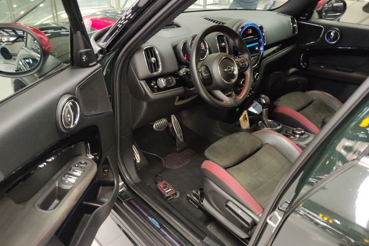 Used MINI JCM COUNTRYMAN 2018 2.0T JOHN COOPER WORKS ALL-IN Interior 2