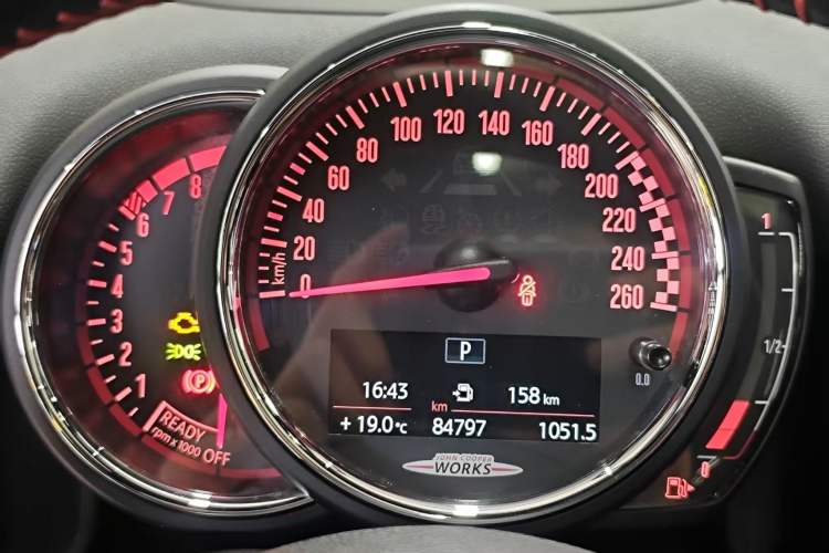 Used MINI JCM COUNTRYMAN 2018 2.0T JOHN COOPER WORKS ALL-IN Odometer Close Up