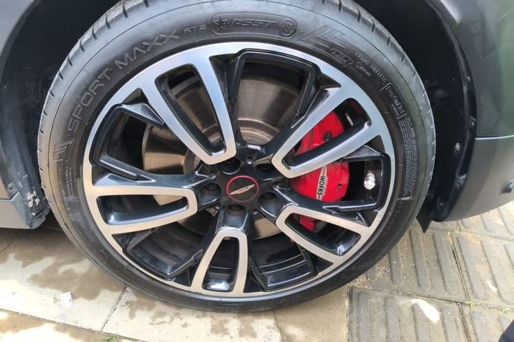 Used MINI JCM COUNTRYMAN 2020 2.0T JOHN COOPER WORKS ALL-IN Right Front Wheel Hub