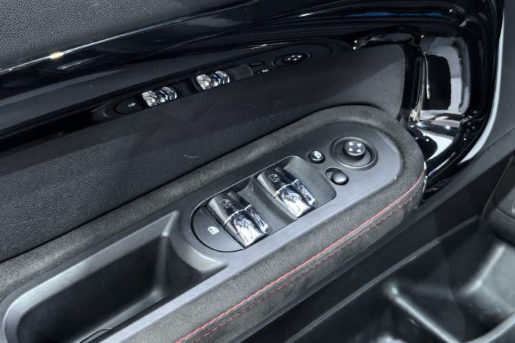 Used MINI JCM COUNTRYMAN 2021 2.0T JOHN COOPER WORKS ALL-IN Interior 8