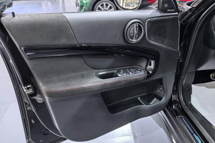 Used MINI JCM COUNTRYMAN 2021 2.0T JOHN COOPER WORKS ALL-IN Interior 9