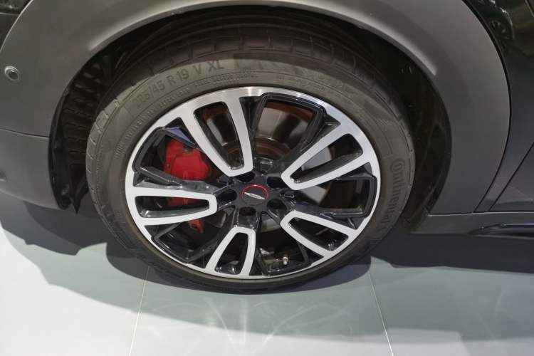 Used MINI JCM COUNTRYMAN 2021 2.0T JOHN COOPER WORKS ALL-IN Left Front Wheel Hub