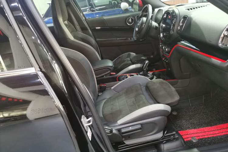 Used MINI JCM COUNTRYMAN 2021 2.0T JOHN COOPER WORKS ALL-IN Right Front Seat
