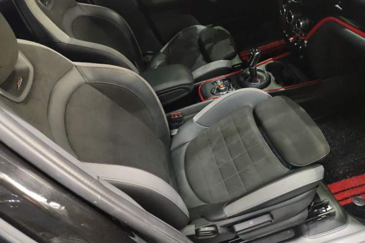 Used MINI JCM COUNTRYMAN 2021 2.0T JOHN COOPER WORKS ALL-IN Right Front Seat