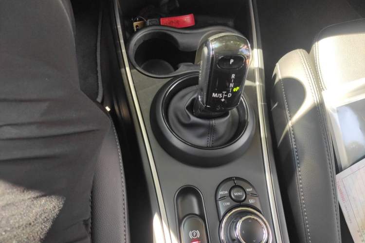 Used MINI JCM COUNTRYMAN 2021 2.0T JOHN COOPER WORKS Gear Lever