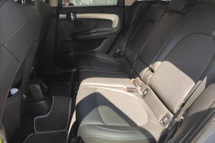 Used MINI JCM COUNTRYMAN 2021 2.0T JOHN COOPER WORKS Left Rear Seat