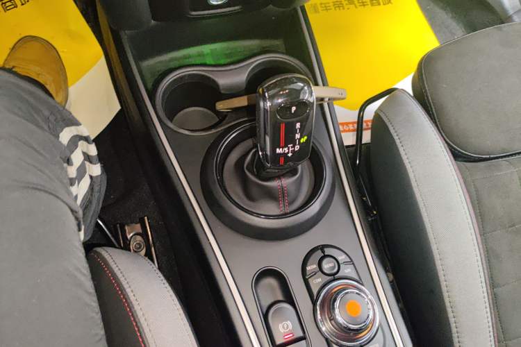 Used MINI JCM COUNTRYMAN 2021 2.0T JOHN COOPER WORKS ALL-IN Gear Lever