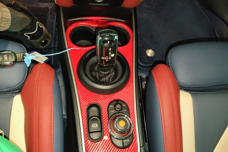 Used MINI JCM COUNTRYMAN 2021 2.0T JOHN COOPER WORKS ALL-IN Gear Lever