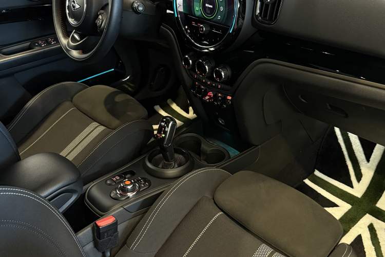 Used MINI JCM COUNTRYMAN 2021 2.0T JOHN COOPER WORKS Interior 2