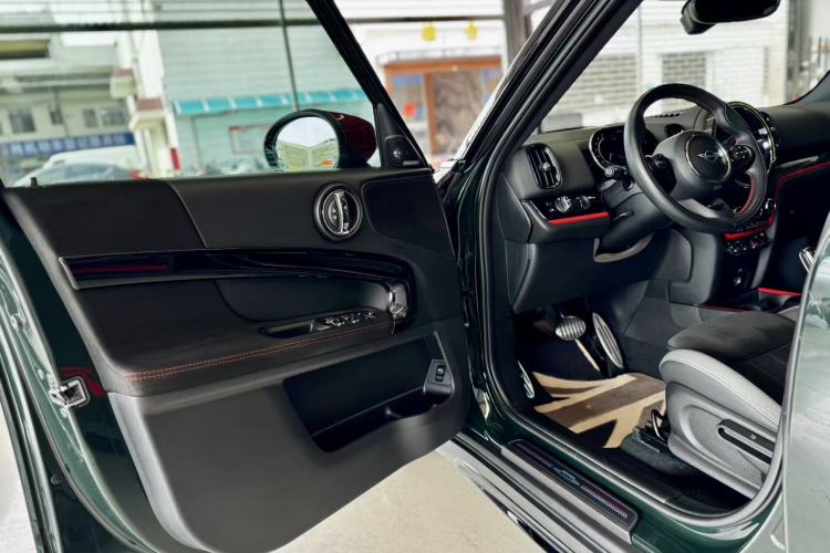 Used MINI JCM COUNTRYMAN 2021 2.0T JOHN COOPER WORKS ALL-IN Interior 3