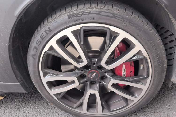 Used MINI JCM COUNTRYMAN 2021 2.0T JOHN COOPER WORKS ALL-IN Right Front Wheel Hub