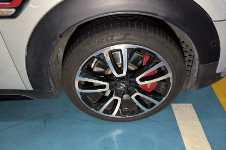 Used MINI JCM COUNTRYMAN 2021 2.0T JOHN COOPER WORKS ALL-IN Right Front Wheel Hub