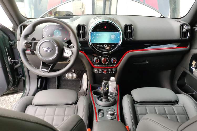 Used MINI JCM COUNTRYMAN 2022 2.0T JOHN COOPER WORKS ALL-IN Interior 2
