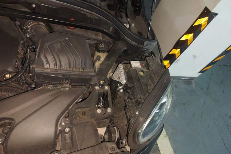 Used MINI JCM COUNTRYMAN 2023 Refresh 2.0T JOHN COOPER WORKS Engine Bay Left