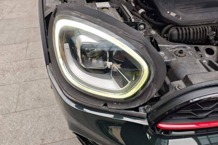 Used MINI JCM COUNTRYMAN 2023 2.0T JOHN COOPER WORKS Right Front Headlight