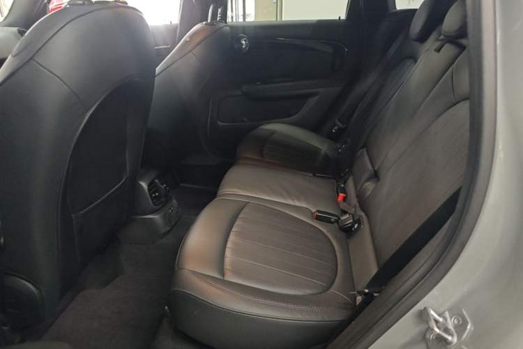 Used MINI JCM COUNTRYMAN 2023 2.0T JOHN COOPER WORKS Left Rear Seat
