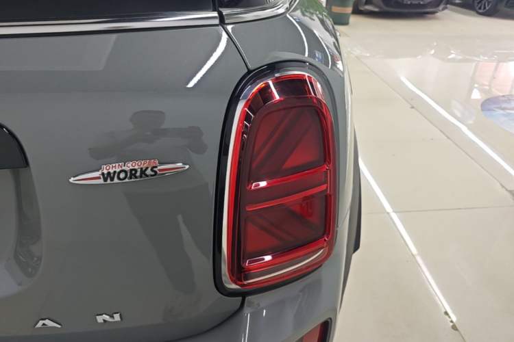 Used MINI JCM COUNTRYMAN 2023 2.0T JOHN COOPER WORKS Right Rear Taillight