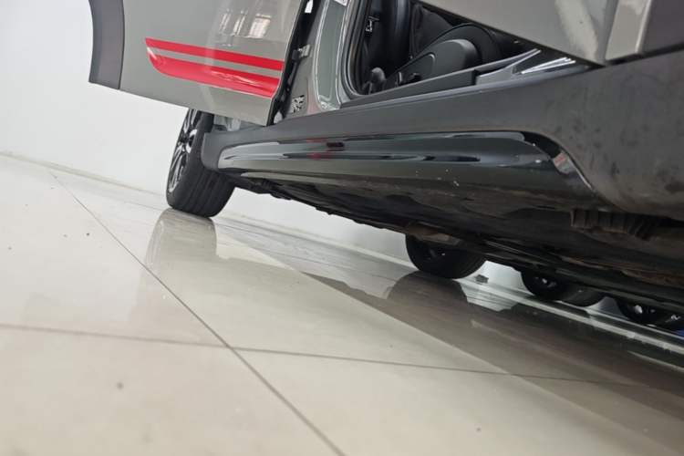 Used MINI JCM COUNTRYMAN 2023 2.0T JOHN COOPER WORKS Right Side Sill